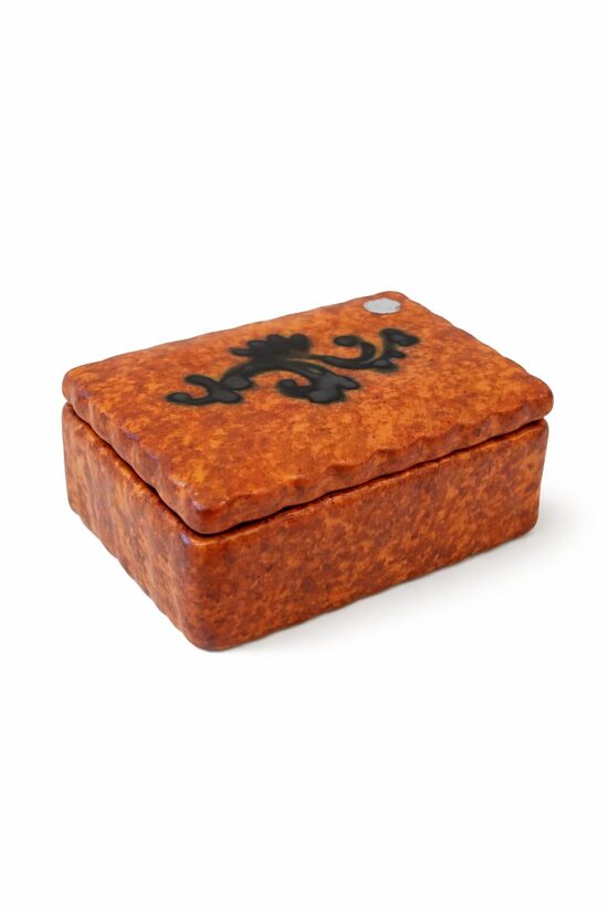 Keramikas trauciņš ar vāciņu